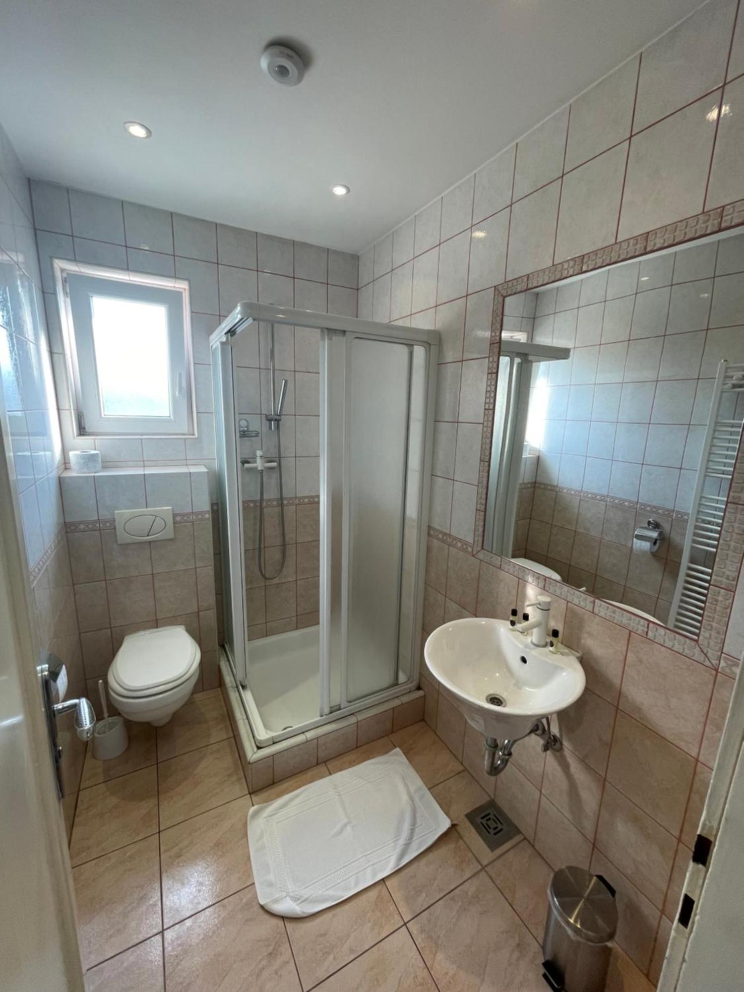 Guesthouse Stremljan Ljubljana Медводе Екстериор снимка