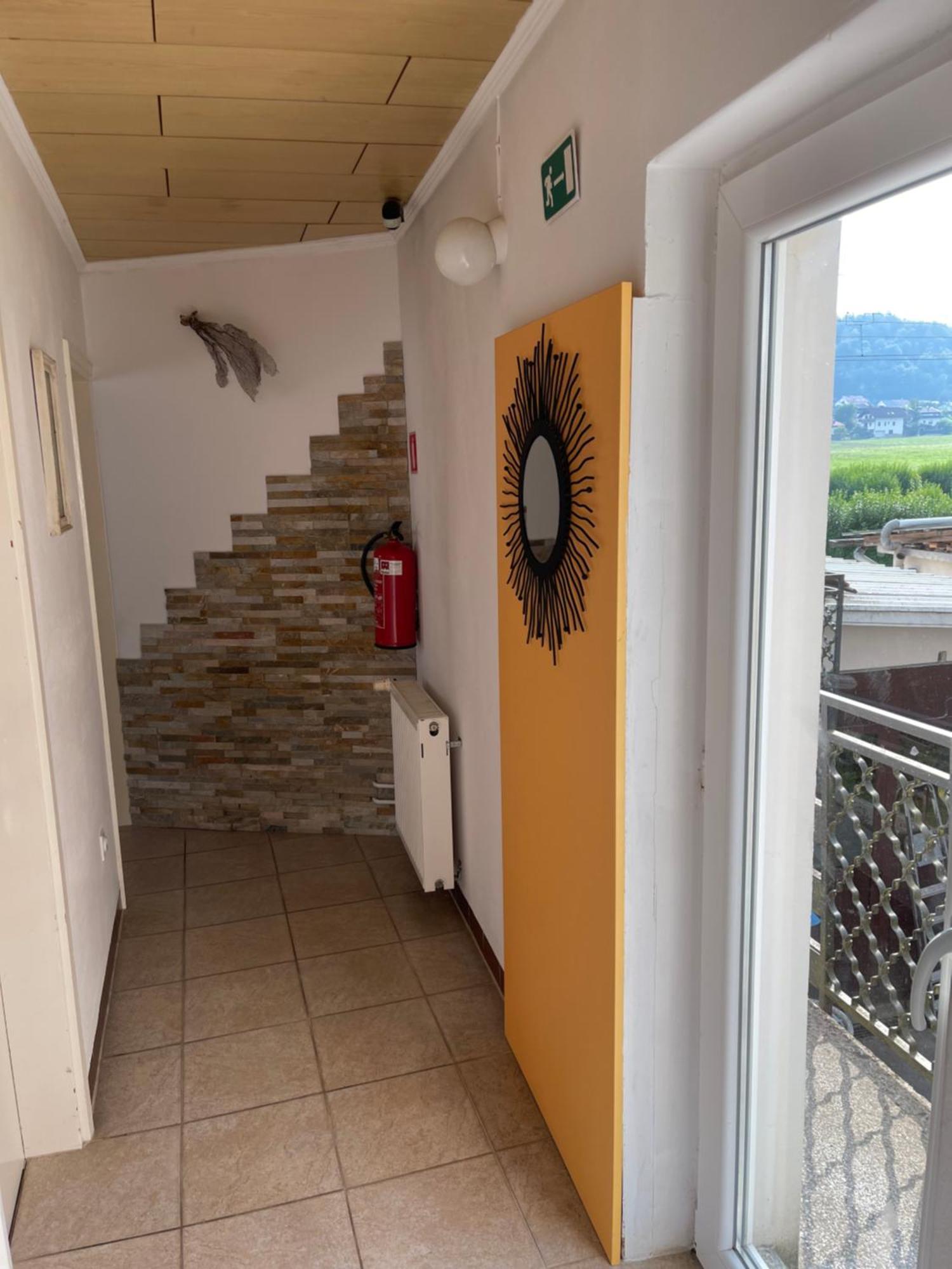 Guesthouse Stremljan Ljubljana Медводе Екстериор снимка
